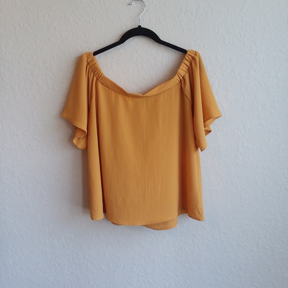 Vizio USA Tops - medium Mustard yellow shirt